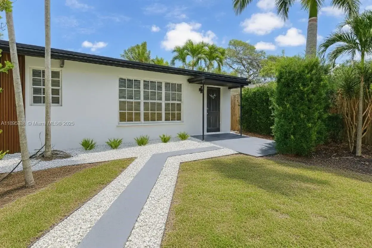 1399 NE 38th St, Oakland Park FL 33334