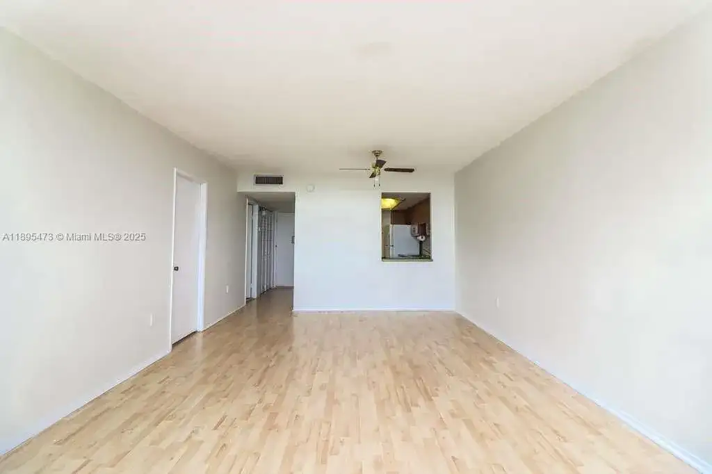 1351 NE Miami Gardens Dr, Miami FL 33179 photo 5