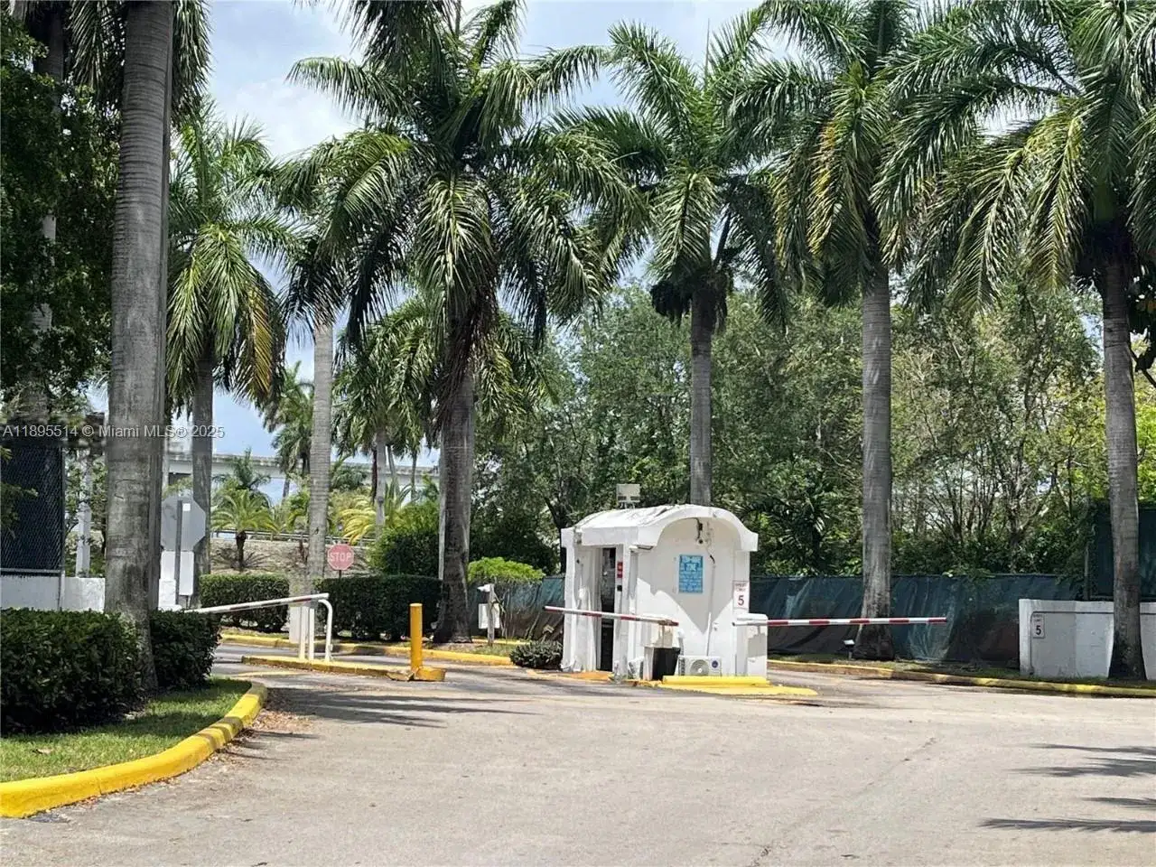 494 NW 165th St Rd # 601, Miami FL 33169 photo 2