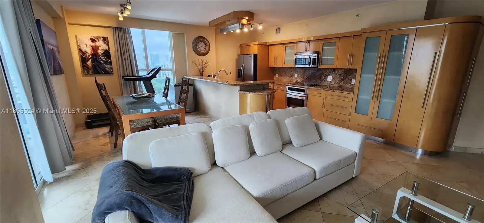 17555 SW Atlantic Blvd, Sunny Isles Beach FL 33160