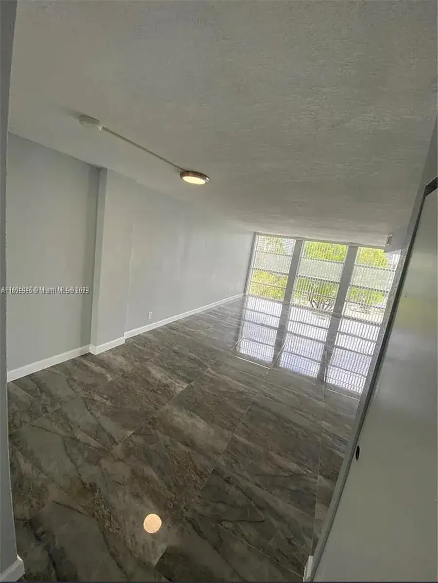 2101 Atlantic Shores Blvd # 402, Hallandale Beach FL 33009