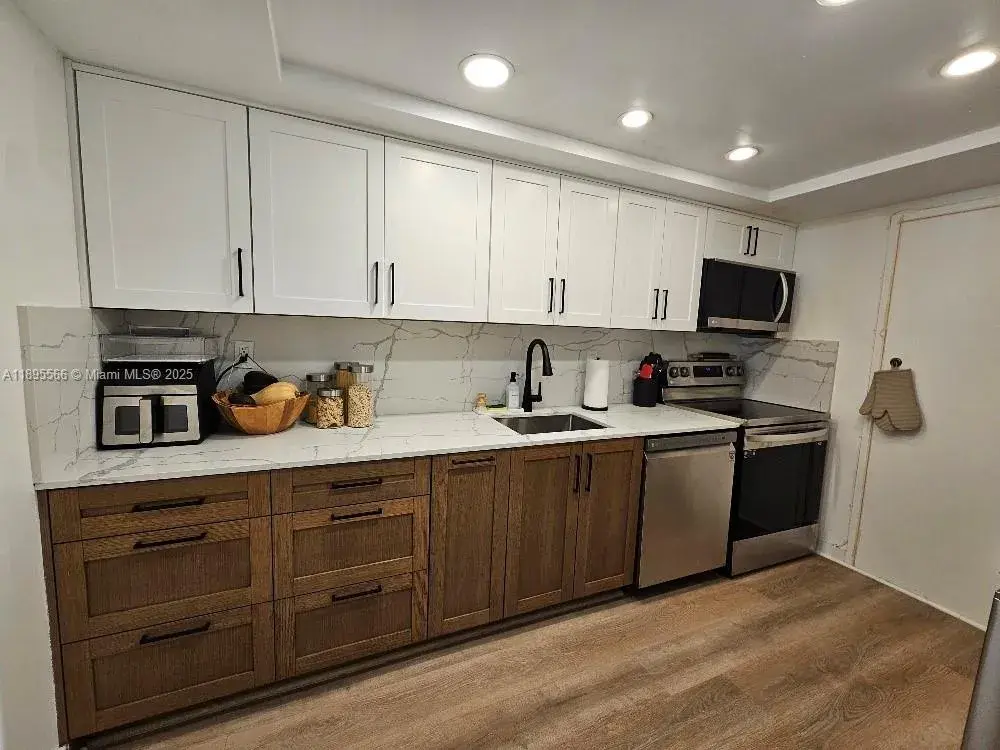 18061 Biscayne Blvd # 1602, Aventura FL 33160