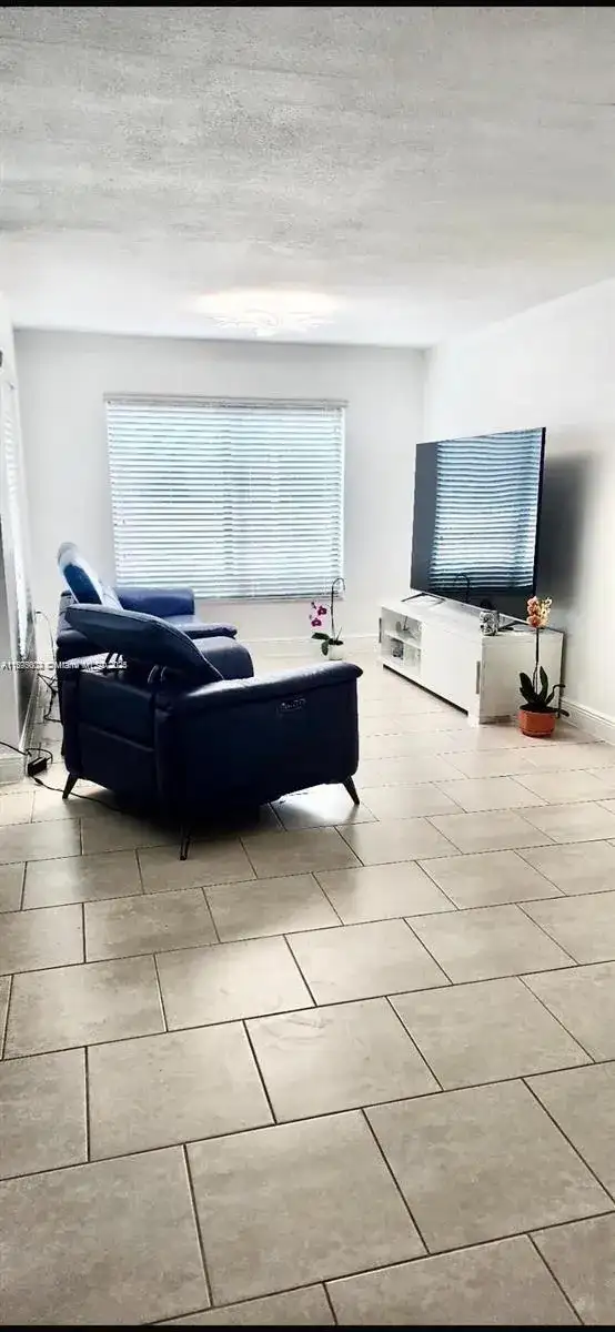 13208 SW 10th Ln, Miami FL 33184 photo 3