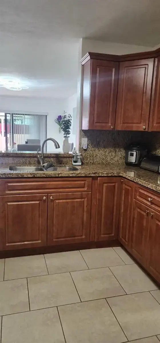 13208 SW 10th Ln, Miami FL 33184 photo 5