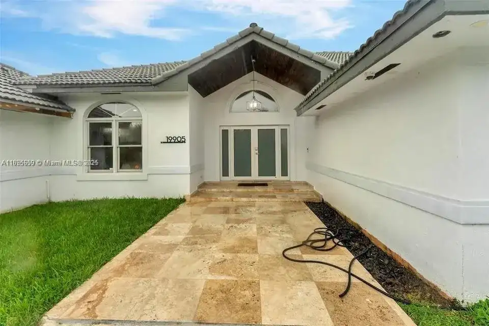 19905 SW 135th Ave, Miami FL 33177 photo 5