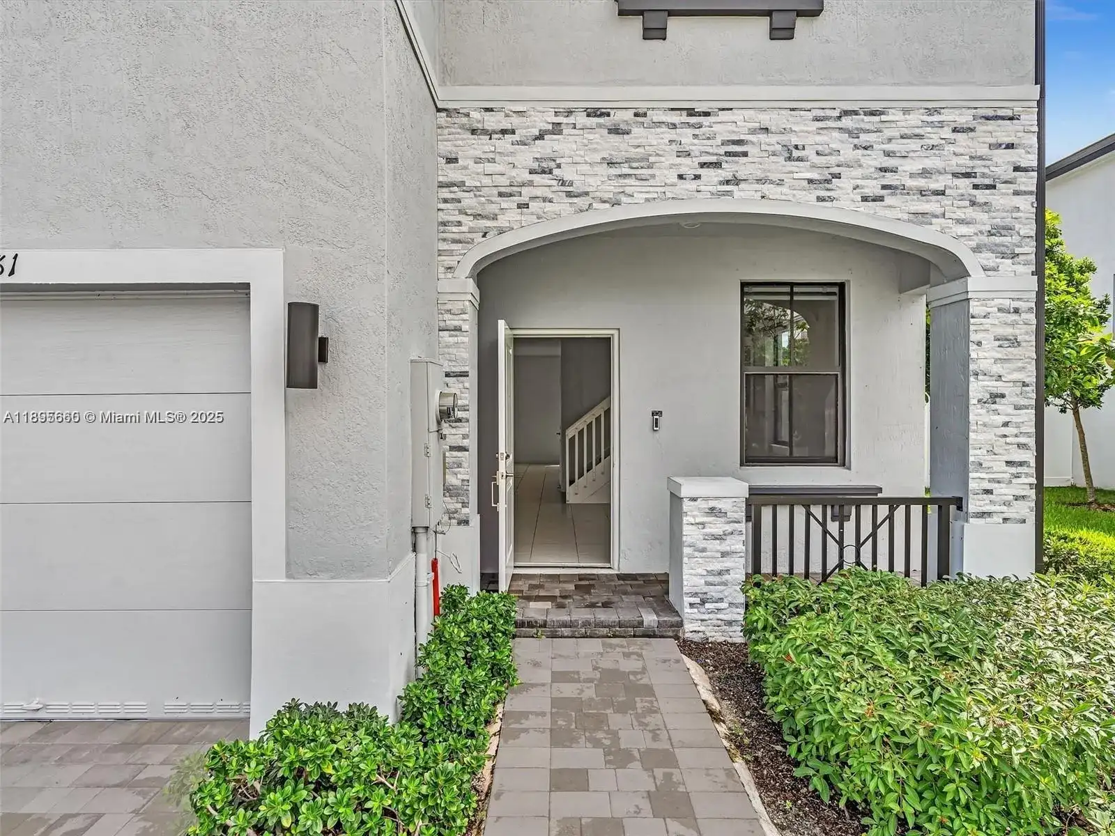 20381 NW 4th Ct, Miami Gardens FL 33169 photo 2