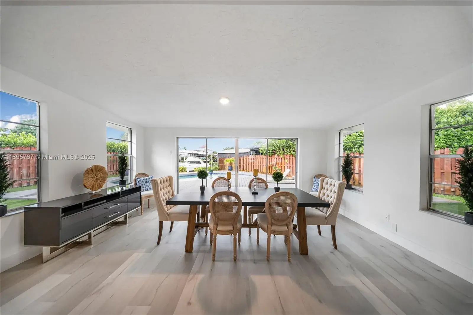 2406 Marathon Ln, Fort Lauderdale FL 33312