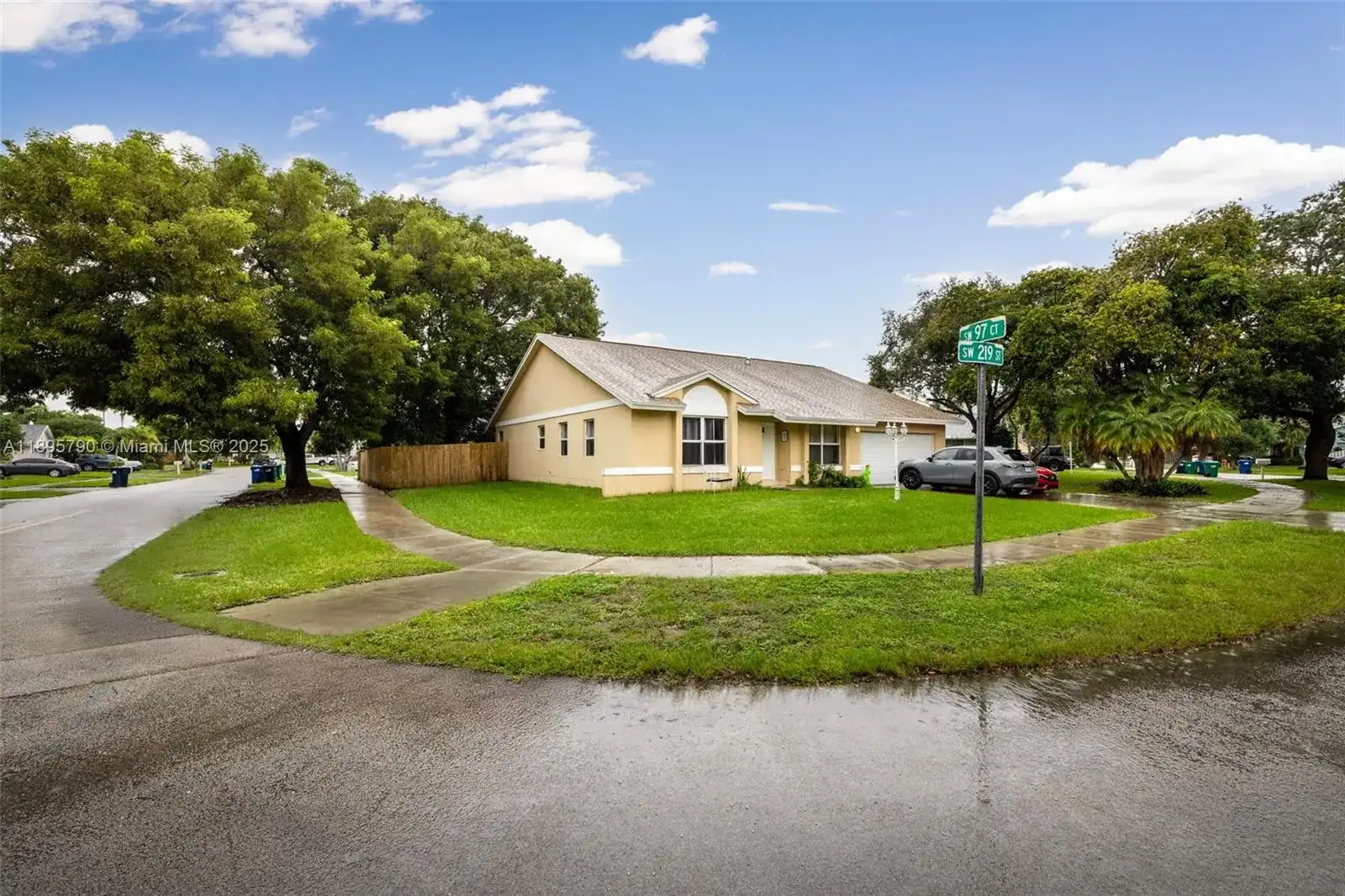9730 SW 219th St, Cutler Bay FL 33190
