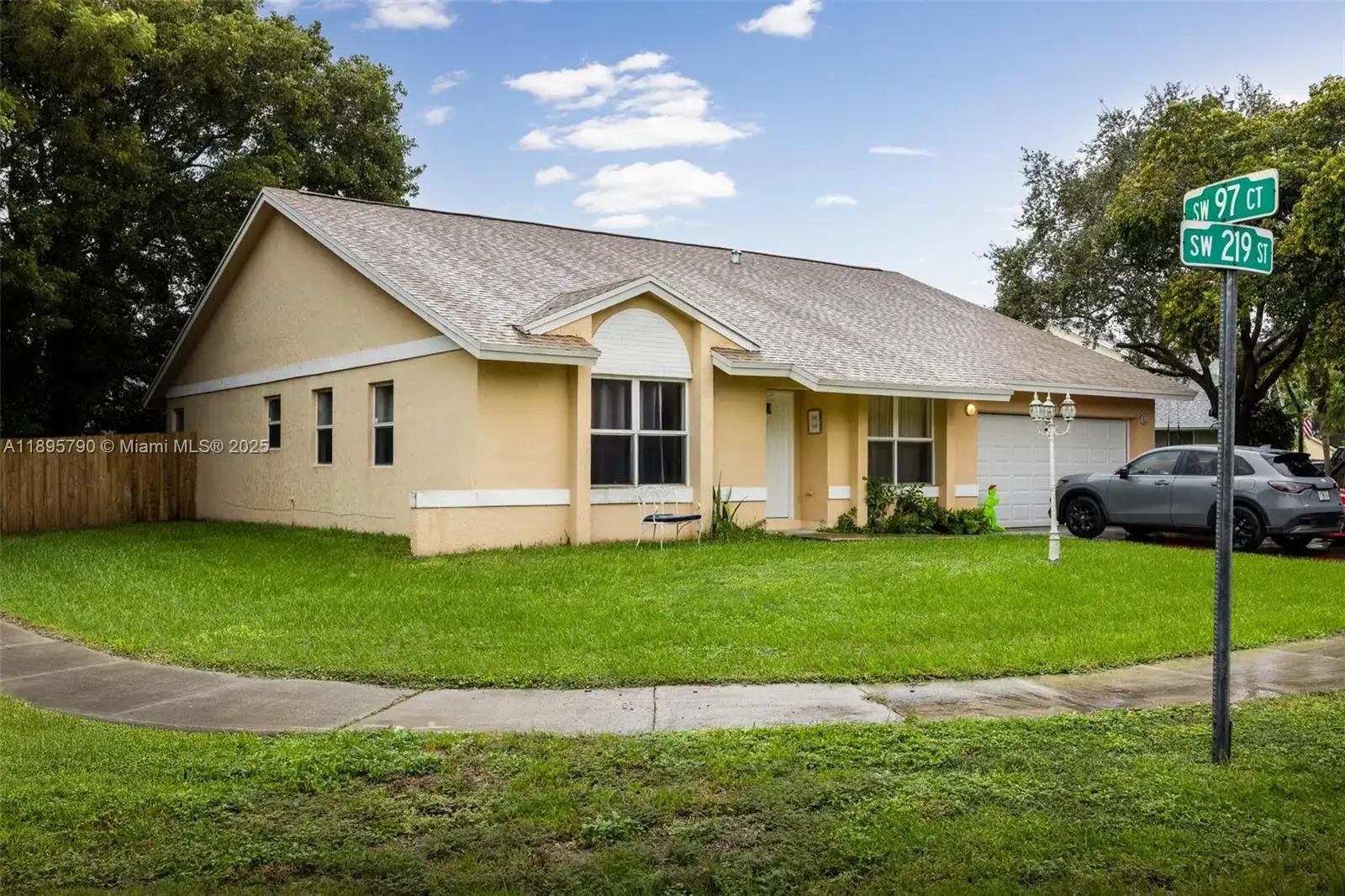 9730 SW 219th St, Cutler Bay FL 33190 photo 2