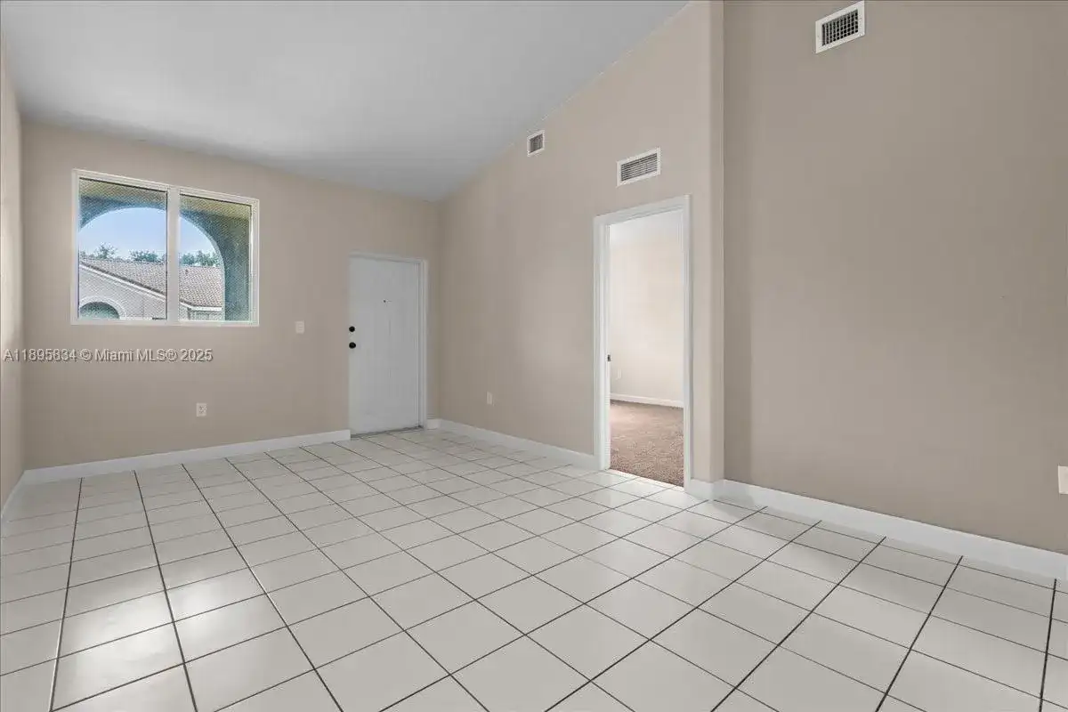 1677 SE 27th Ct # 202, Homestead FL 33035 photo 3