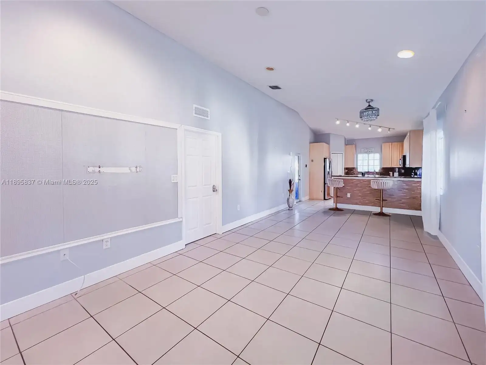 3353 NE 11th Dr, Homestead FL 33033 photo 2