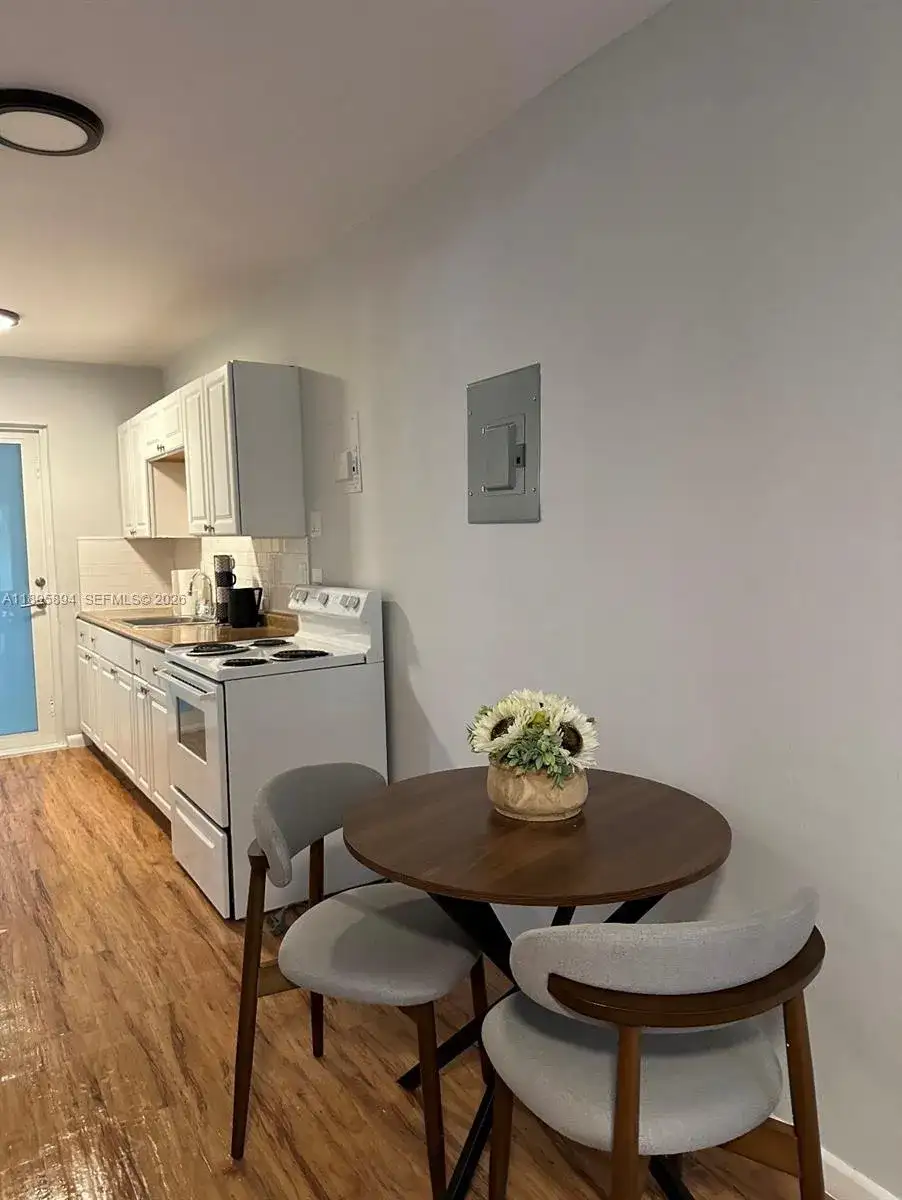 75 Washington Ave # 9, Miami Beach FL 33139 photo 4