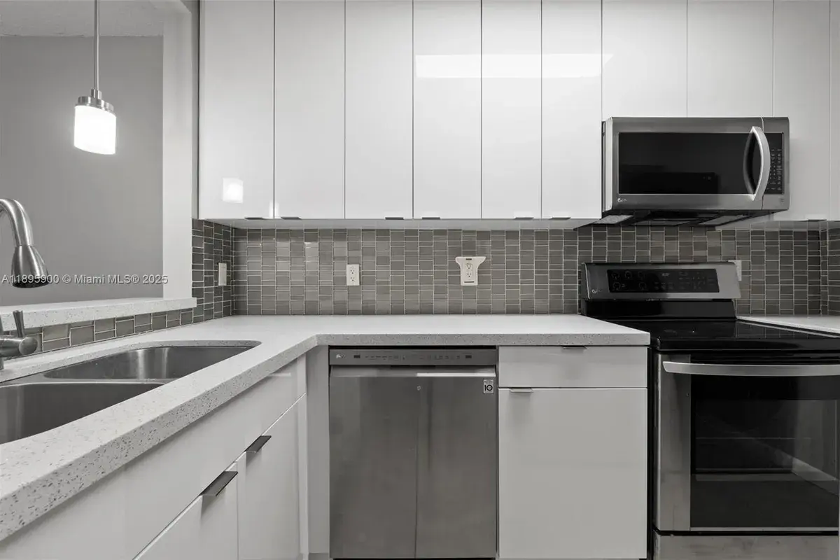 3586 N University Dr # 6, Coral Springs FL 33065