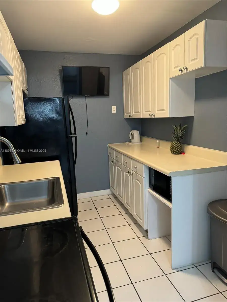 1251 NE 108th St # 602, Miami FL 33161 photo 4