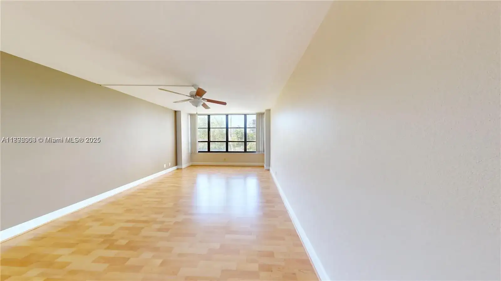 600 Three Islands Blvd # 219, Hallandale Beach FL 33009 photo 4