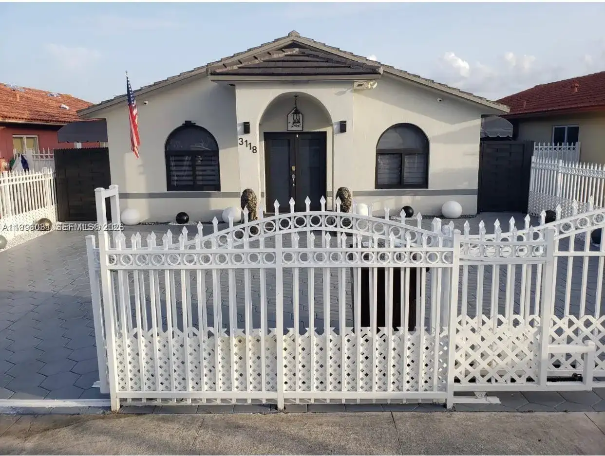 3118 W 71st Pl, Hialeah FL 33018 photo 3