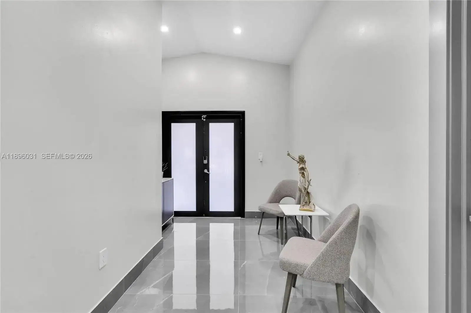 3118 W 71st Pl, Hialeah FL 33018 photo 5