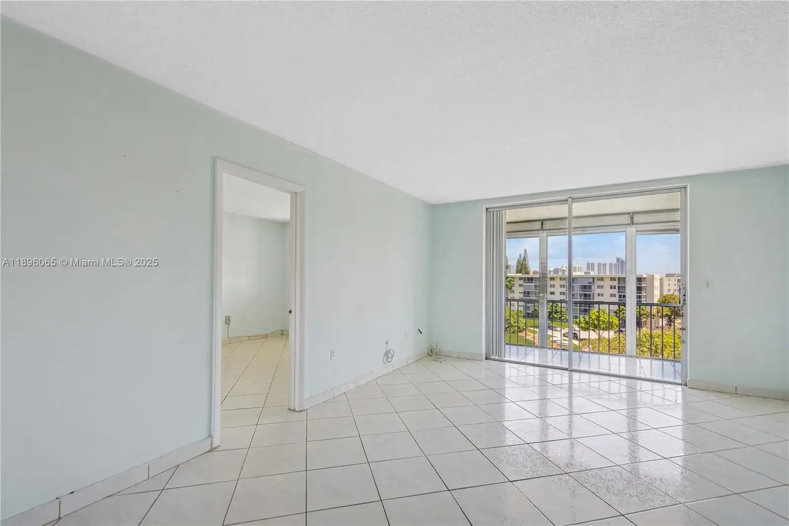 2851 Leonard Dr # J610, Aventura FL 33160 photo 5