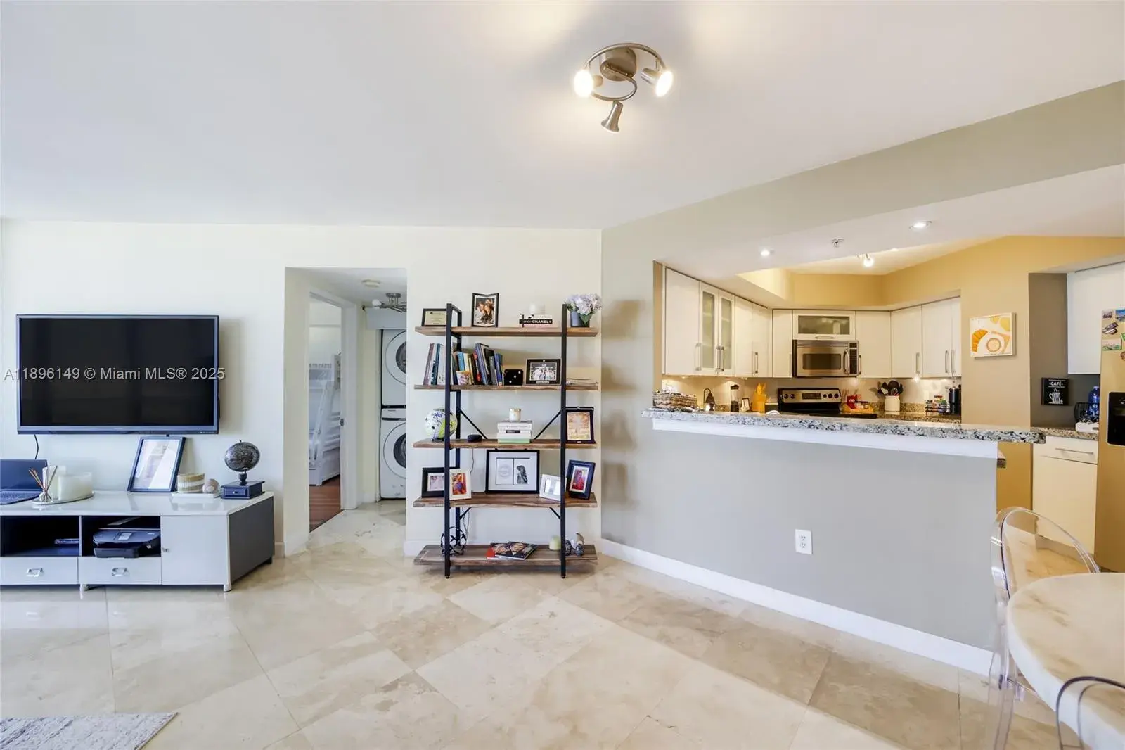 1900 Sunset Harbour Dr # 811, Miami Beach FL 33139