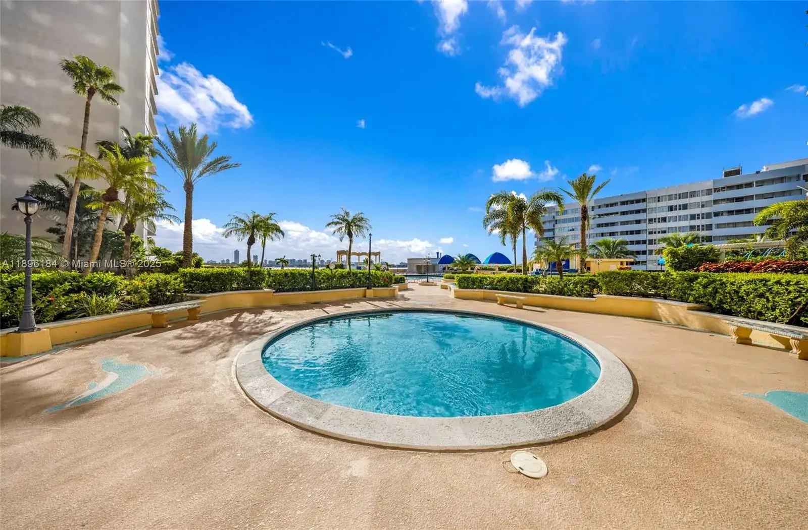 7601 E Treasure Dr # 510, North Bay Village FL 33141 photo 4