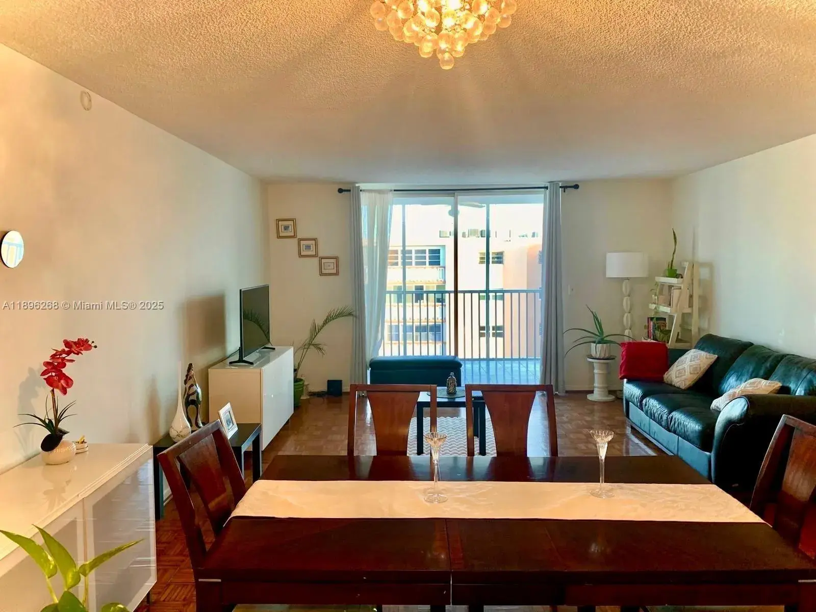 319 NE 14th Ave # 702, Hallandale Beach FL 33009