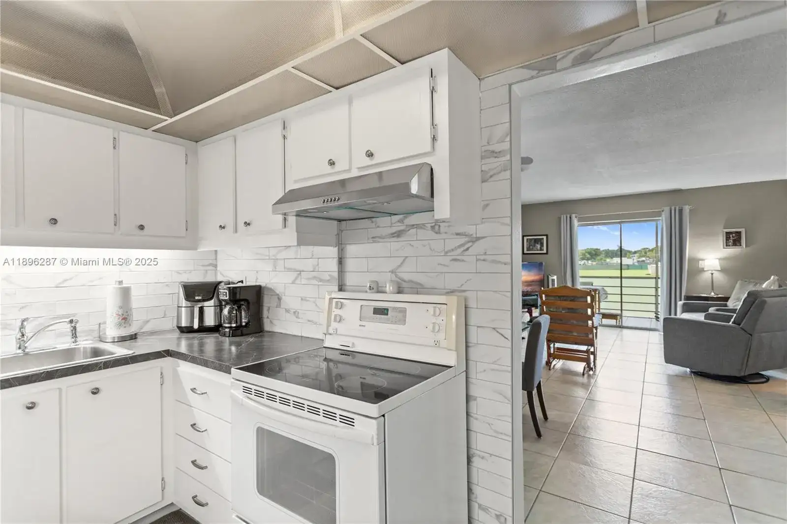 17001 NE 13th Ave # 214, Miami FL 33162 photo 3