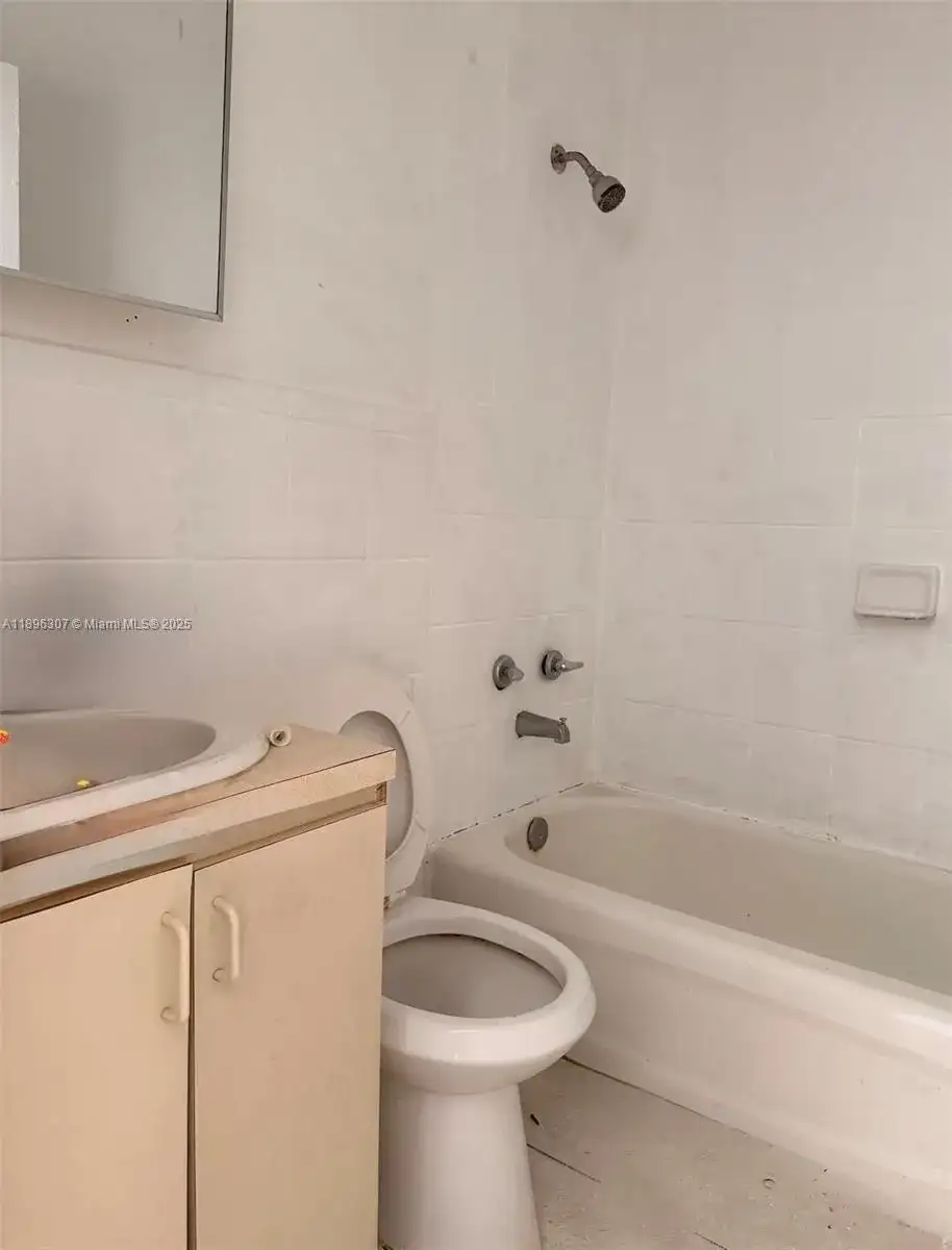 848 SW 5th St # 103, Homestead FL 33030 photo 3