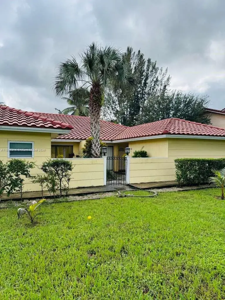 3405 NW 82nd Ave, Coral Springs FL 33065