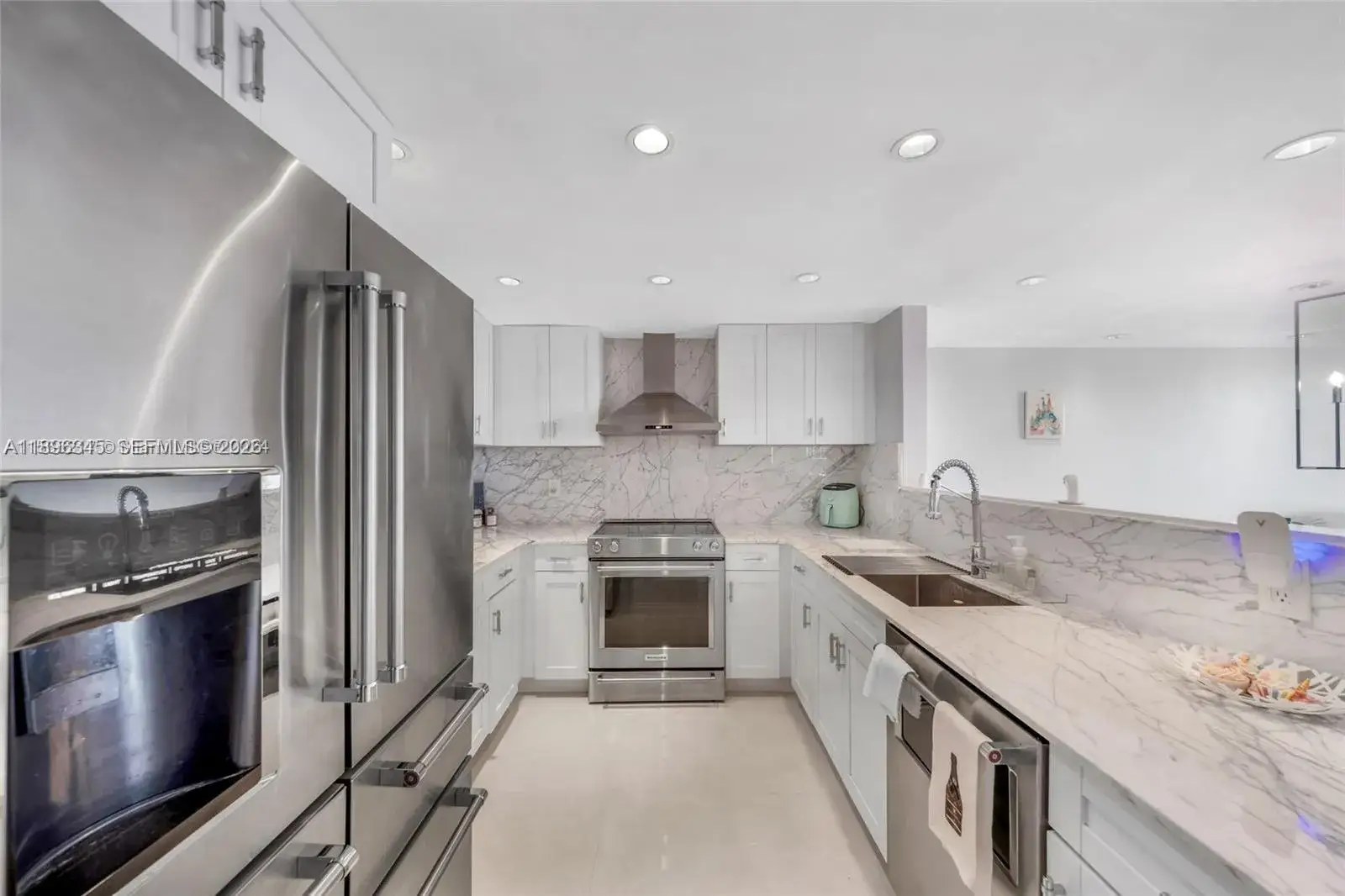 1 bedroom 1 bath Residential for sale at 5838 Collins Ave # 2F, Miami Beach FL 33140