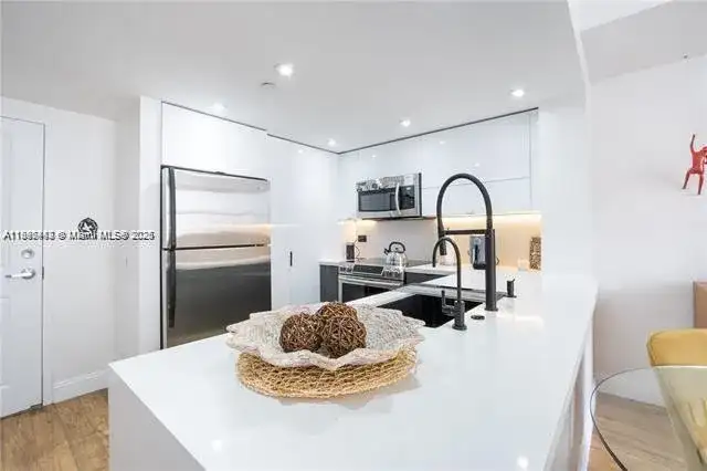 111 E Flagler St # 708, Miami FL 33131 photo 2