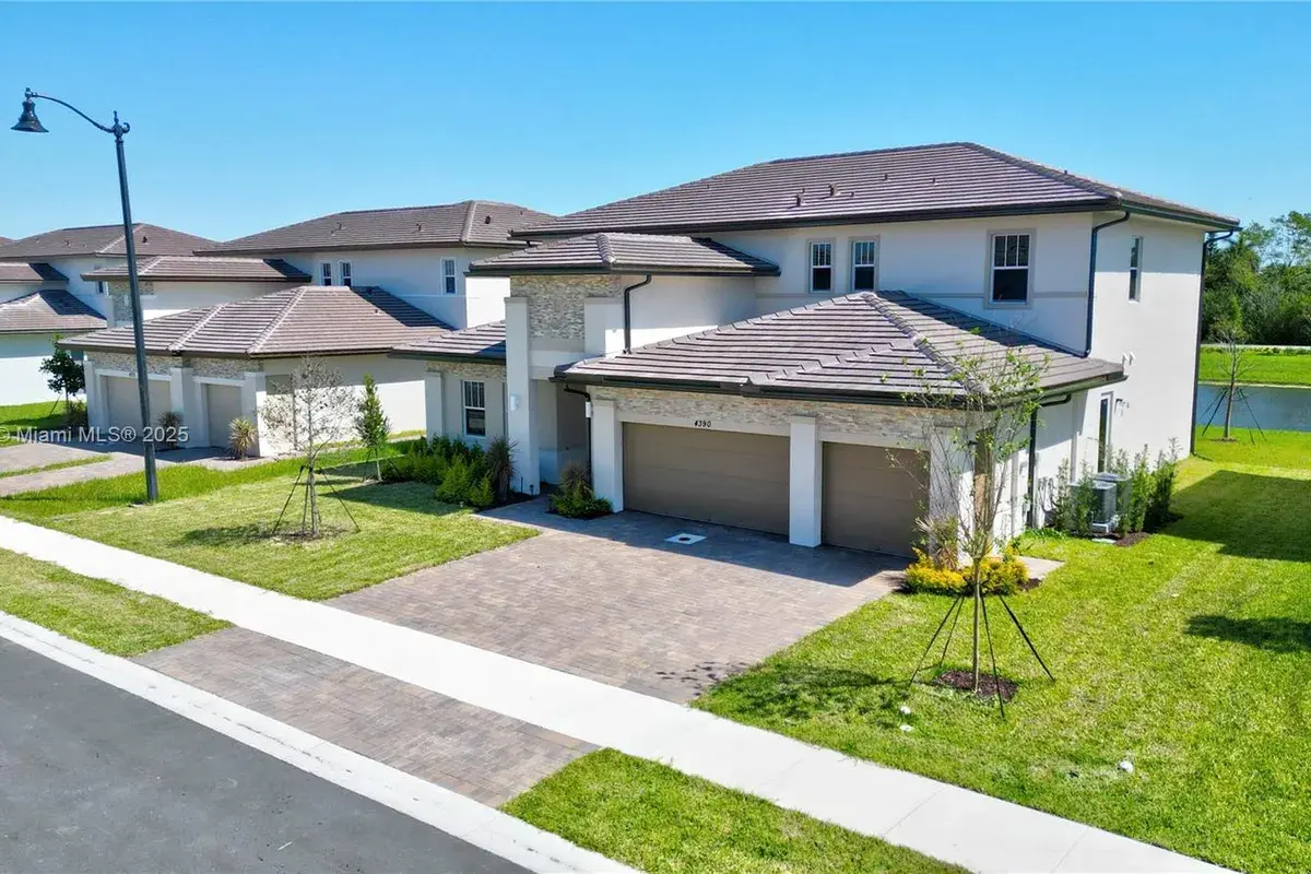 4390 SW 122nd Ter, Davie FL 33330