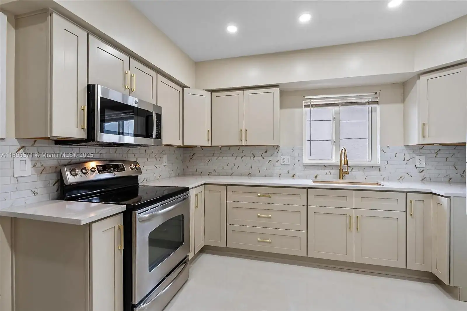 1221 NW 34th Ave # 1221, Miami FL 33125 photo 5