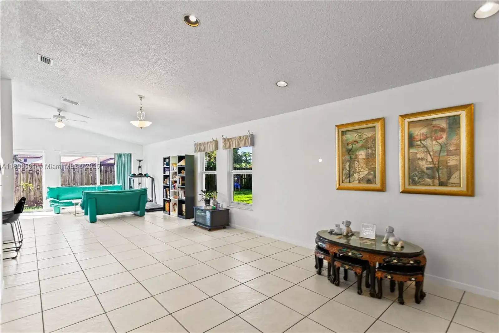 6090 NW 179th Ter, Hialeah FL 33015 photo 5