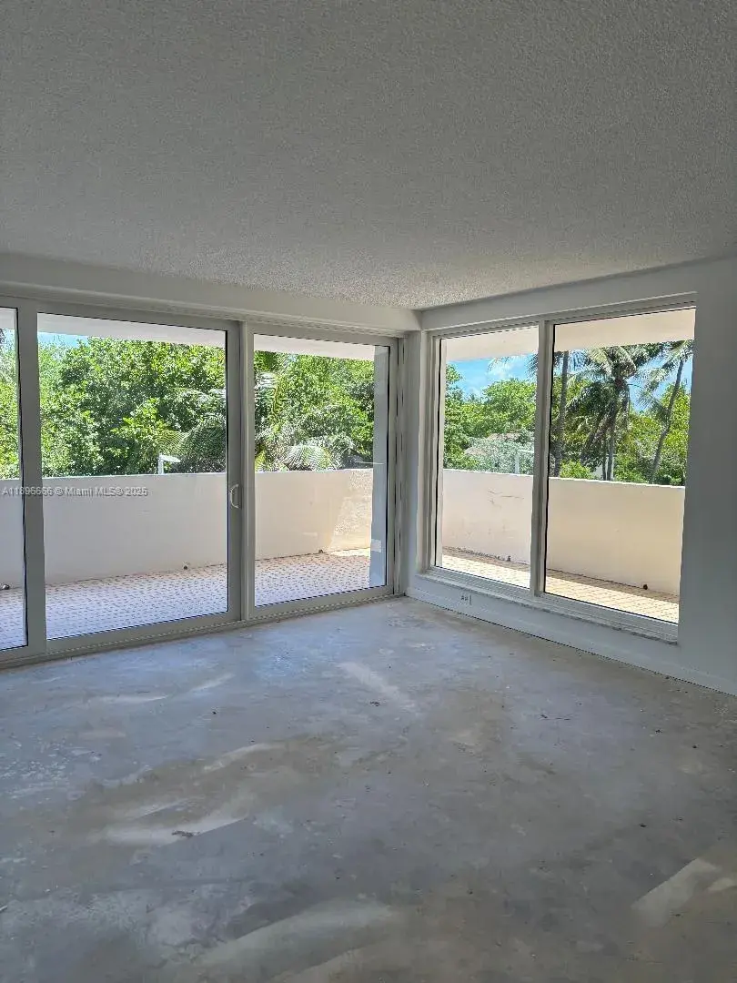 177 Ocean Lane Dr # 208, Key Biscayne FL 33149