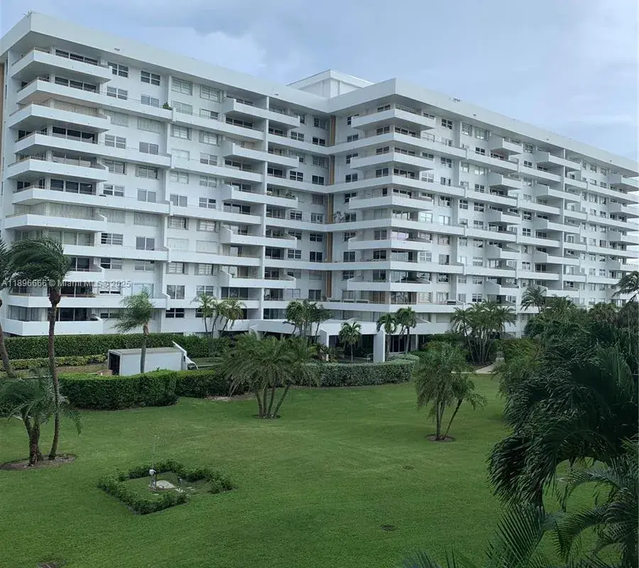 177 Ocean Lane Dr # 208, Key Biscayne FL 33149