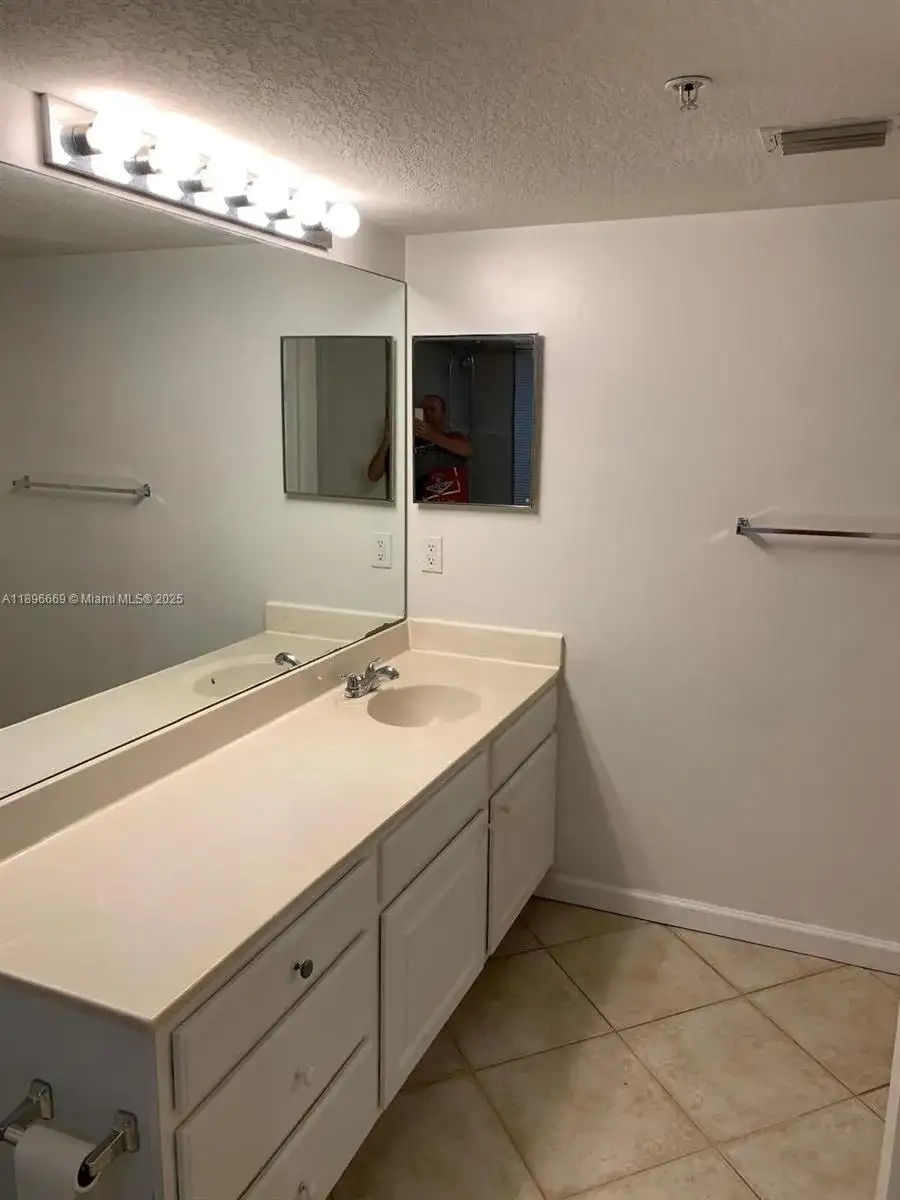 4122 Residence dr # 120, Fort Myers FL 33901 photo 4