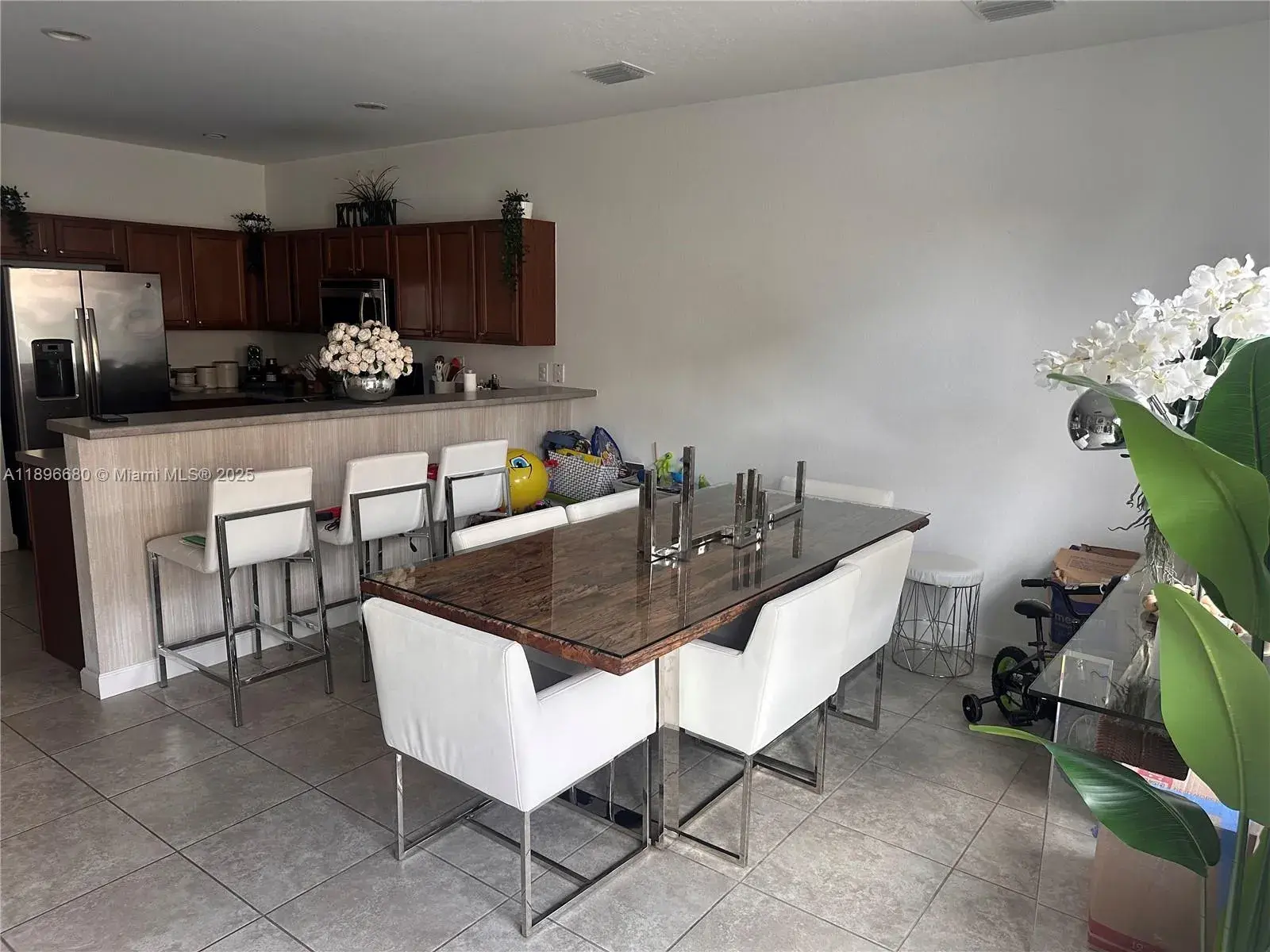 8867 W 35th Way, Hialeah FL 33018