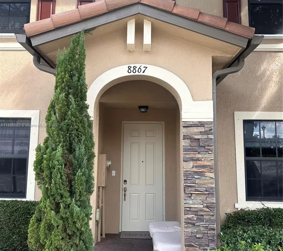 8867 W 35th Way, Hialeah FL 33018