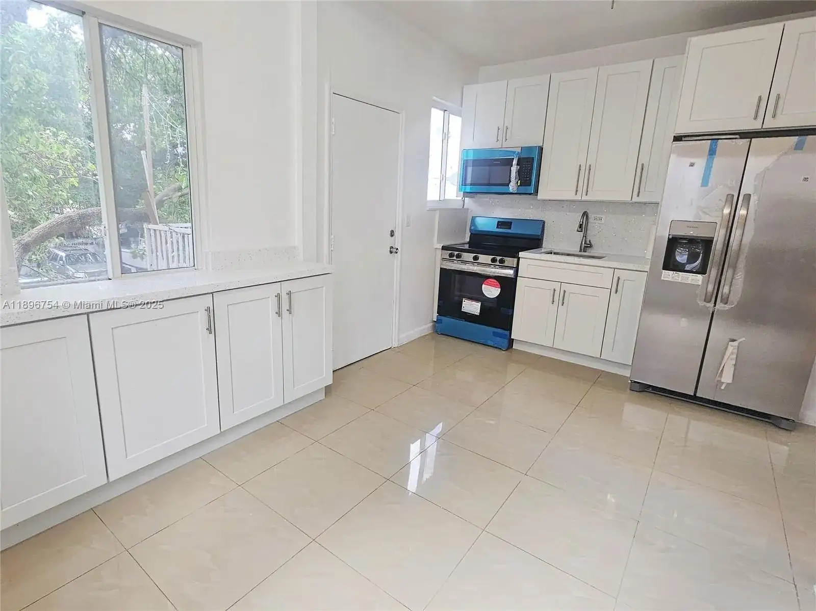 977 SW 5th St # 3, Miami FL 33130 photo 4