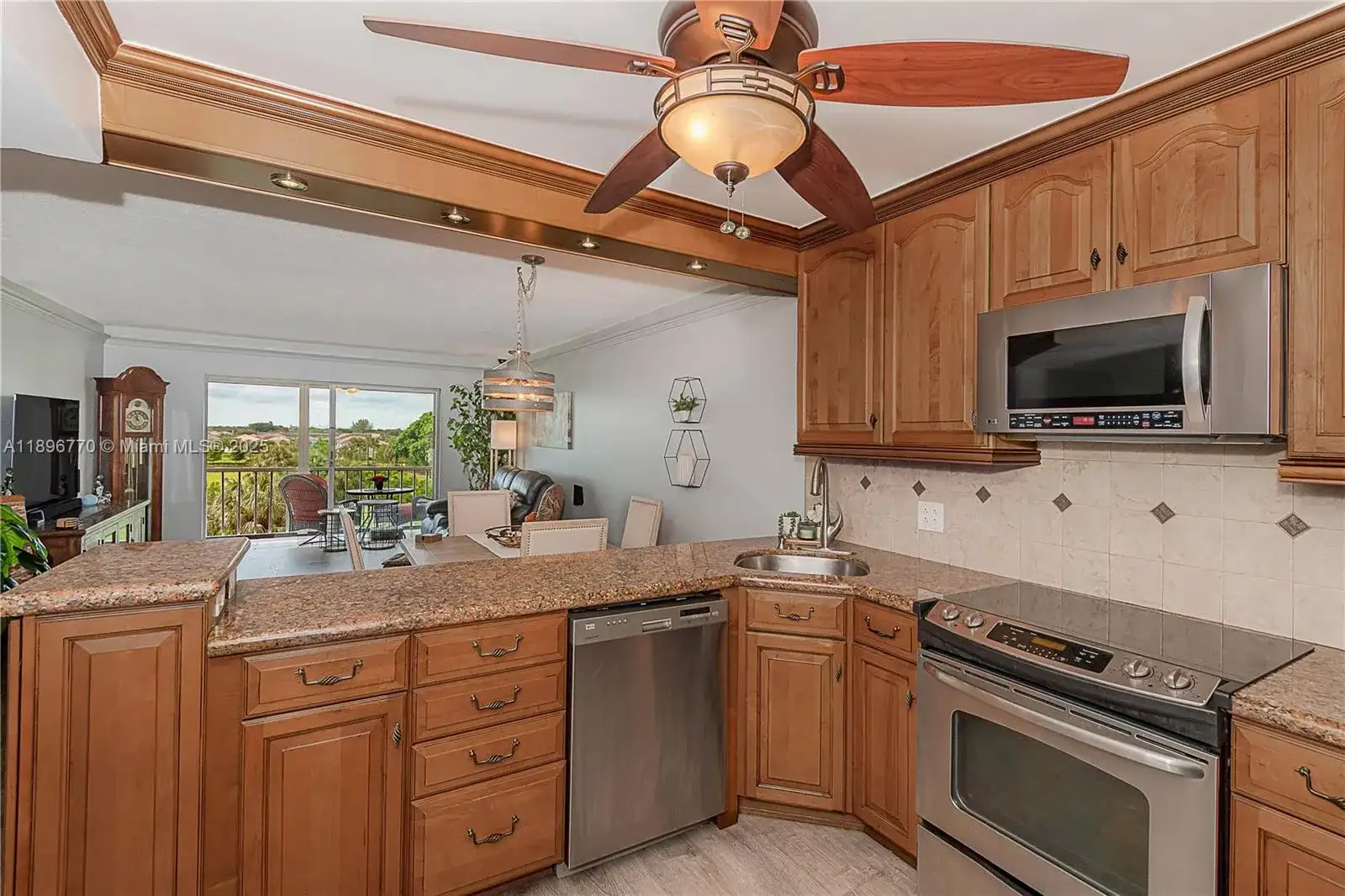 4800 Hillcrest Ln # 501, Hollywood FL 33021 photo 3