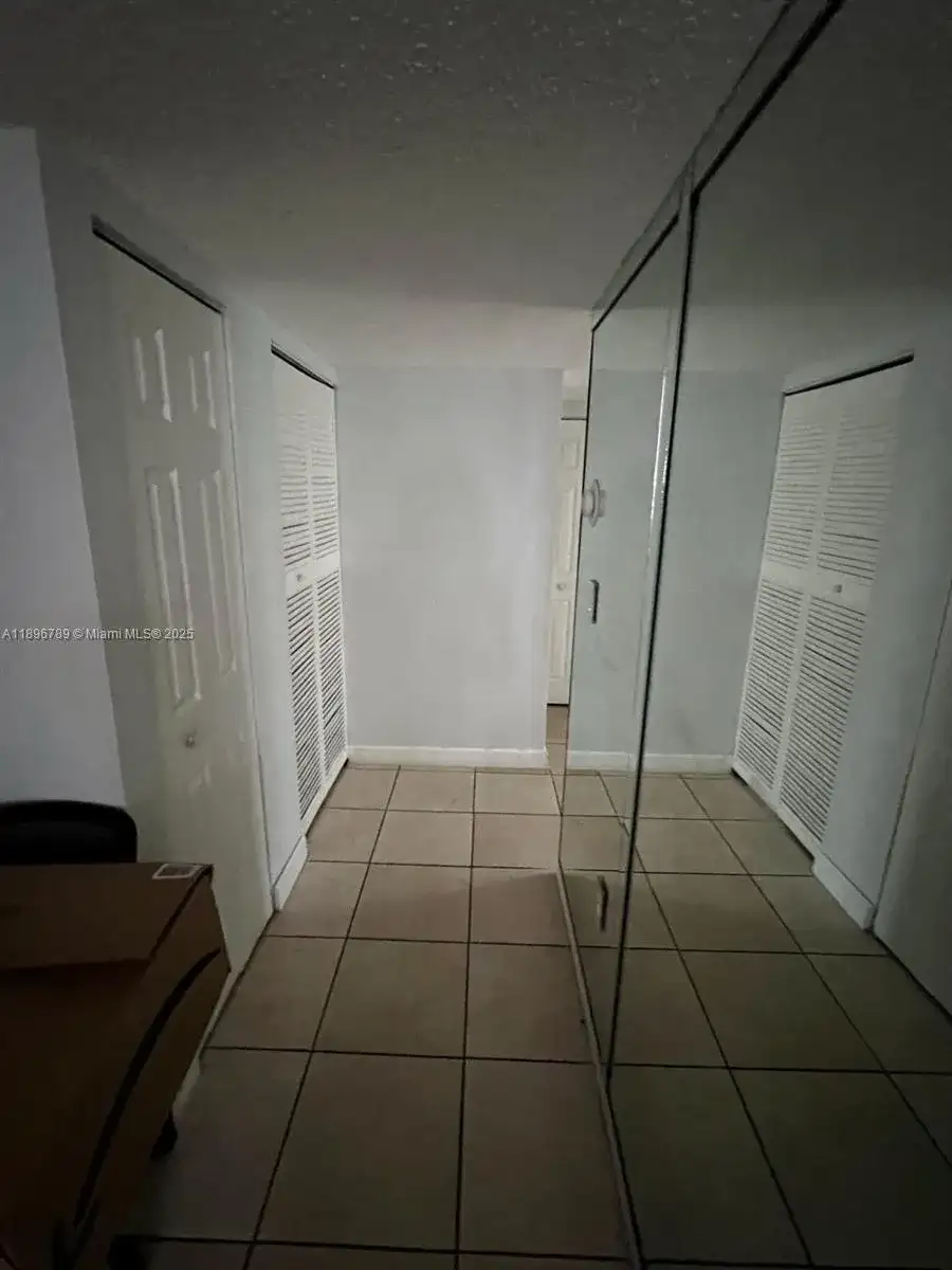17890 W Dixie Hwy 421 Hwy # 421, North Miami Beach FL 33160 photo 2