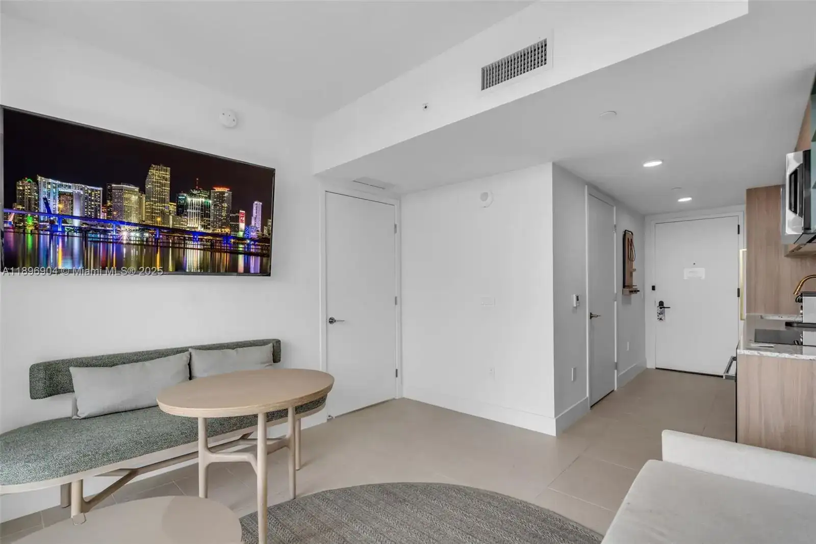159 NE 6th St # 4514, Miami FL 33132 photo 3