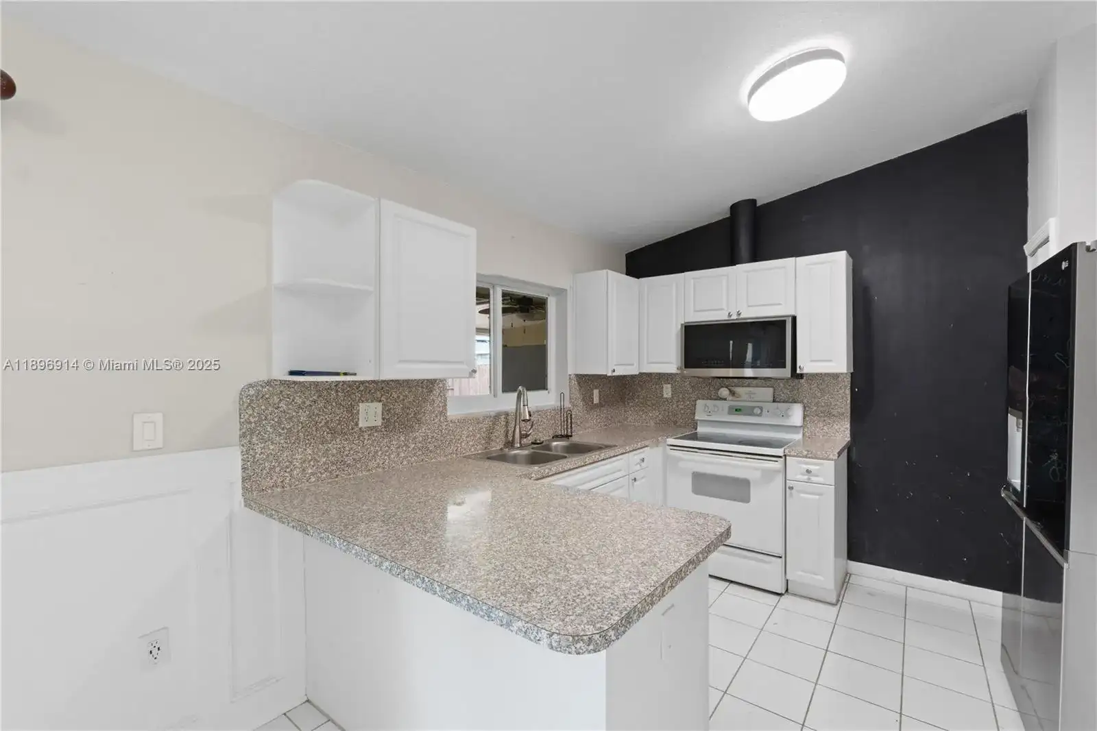 15327 SW 179th Ter, Miami FL 33187 photo 3