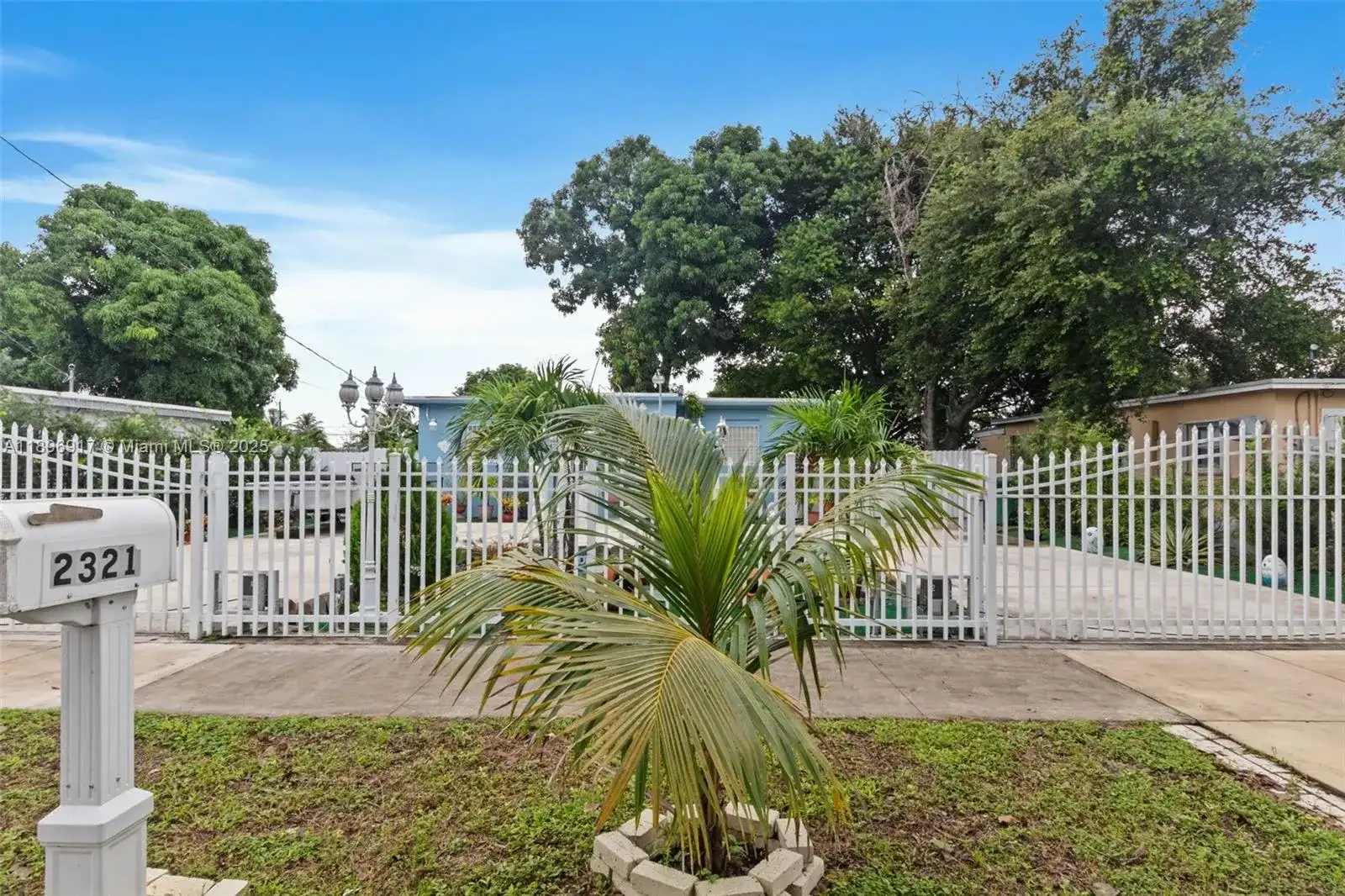 2321 NW 153rd St, Miami Gardens FL 33054