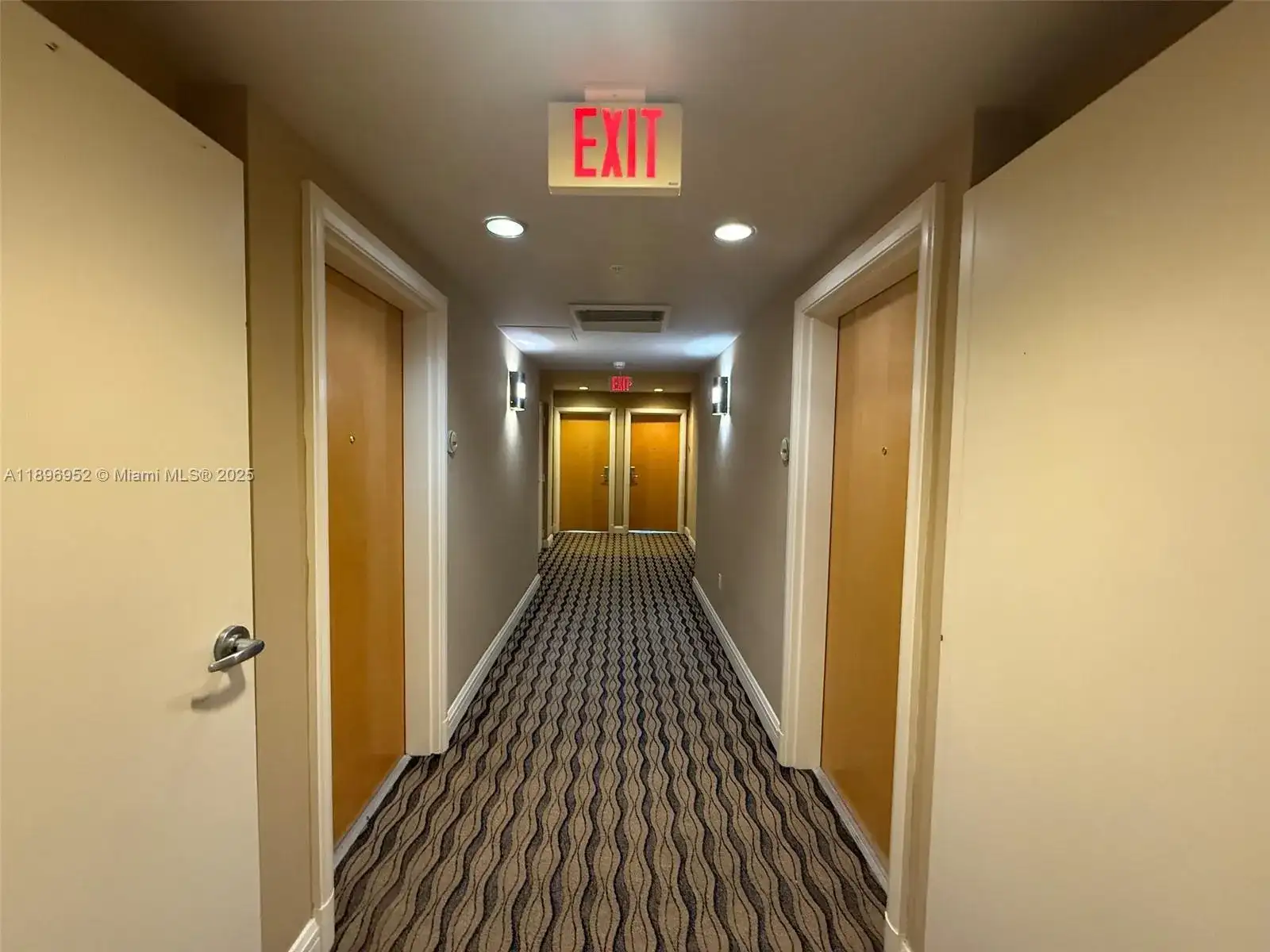 244 Biscayne Blvd # 3708, Miami FL 33132 photo 3