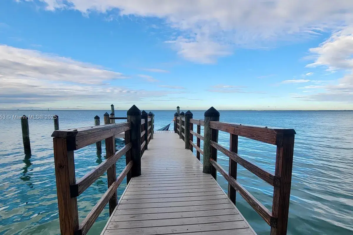 640 S Mashta Dr, Key Biscayne FL 33149