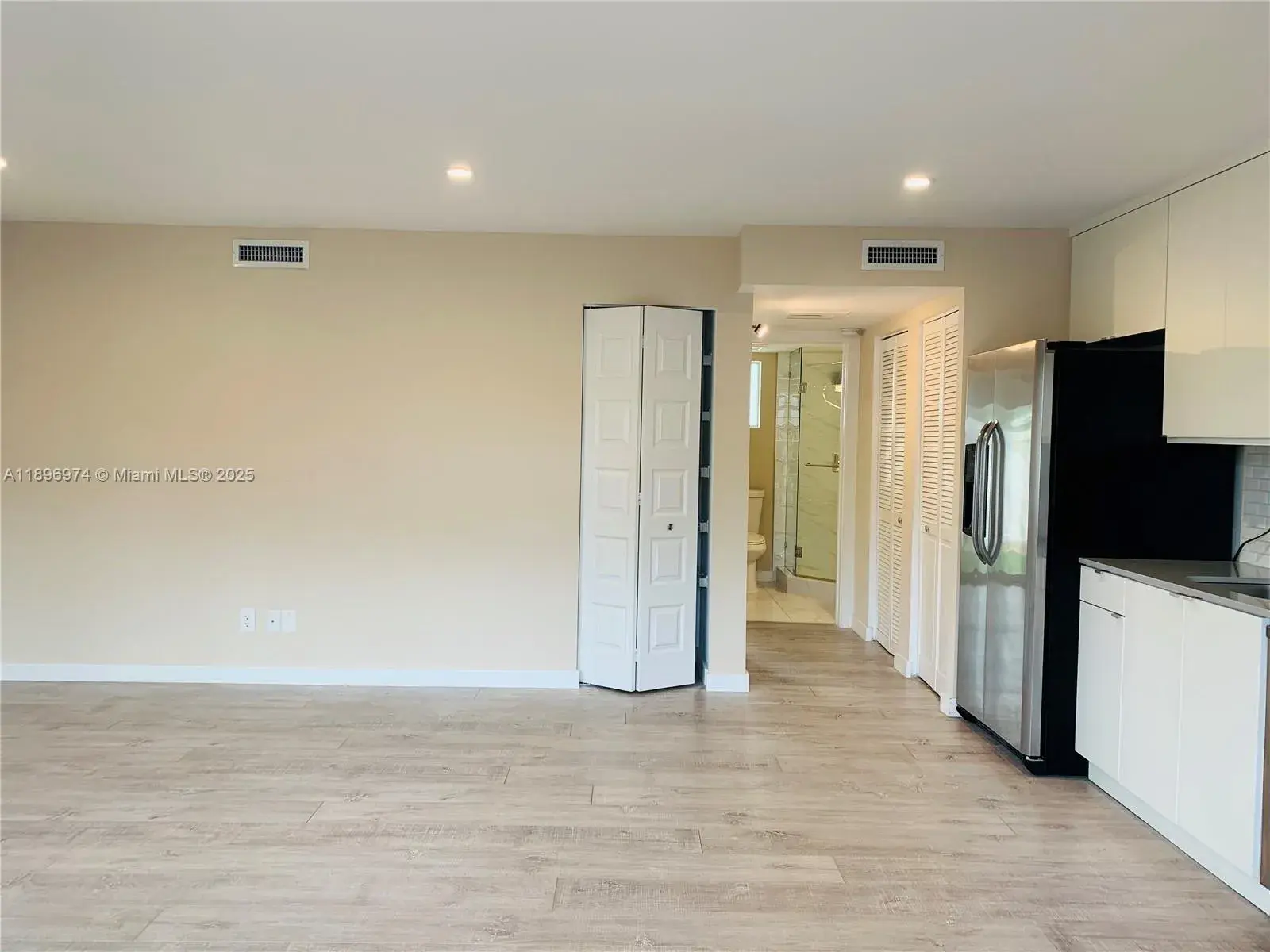 12 NE 26th St, Wilton Manors FL 33305