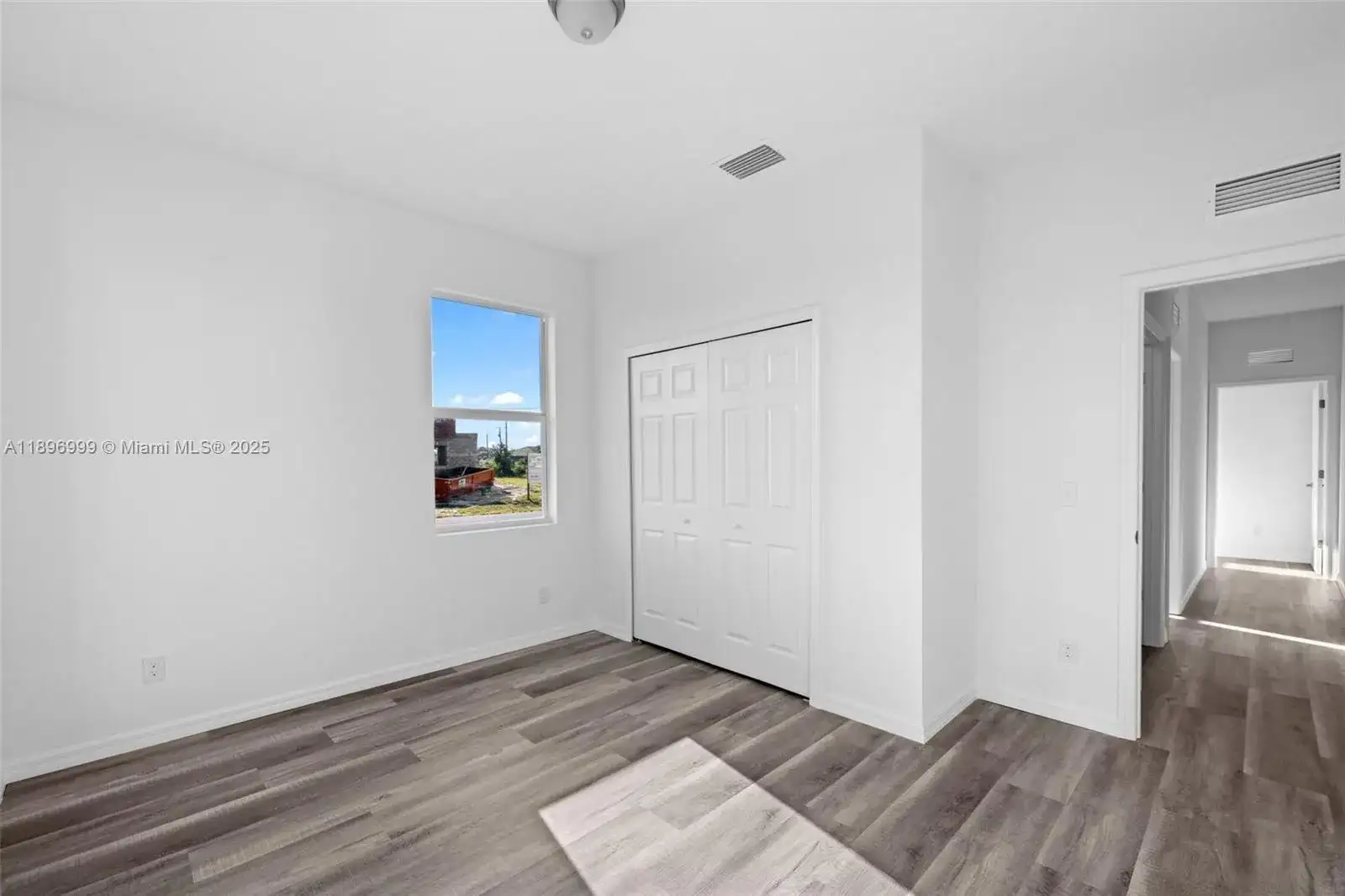 2518 NW 10TH TER, Cape Coral FL 33993 photo 4