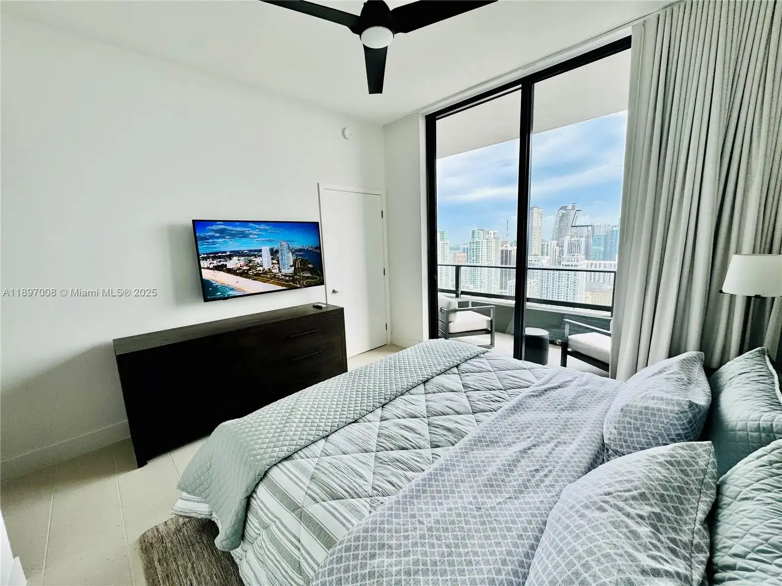 159 NE 6th St # 4807, Miami FL 33132 photo 3