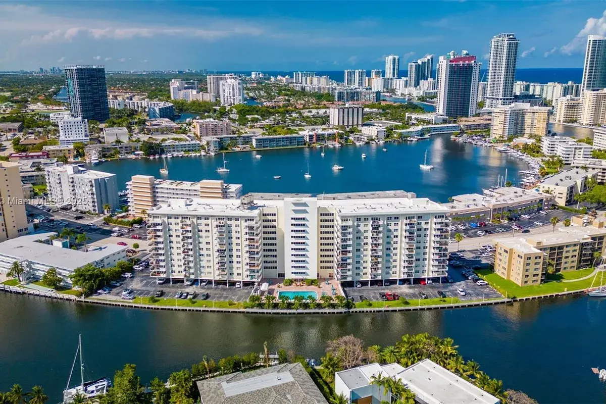 401 Golden Isles Dr # 304, Hallandale Beach FL 33009